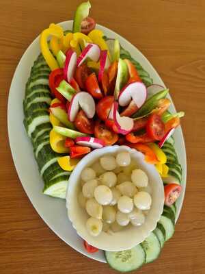 Obložené mísy (Čt, 23.Říj 2025)